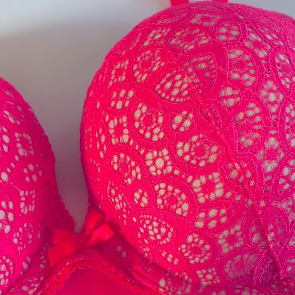 Victoria’s Secret Dream Angels Push up Bra, HOT PINK in color, Size 32D - Picture 6 of 10